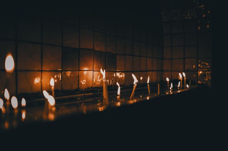 شمعة العنبر الدافئ